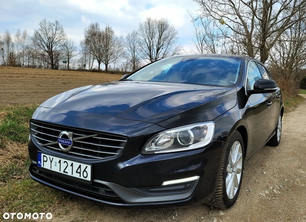 Volvo V60 D4 Drive-E Momentum - 1