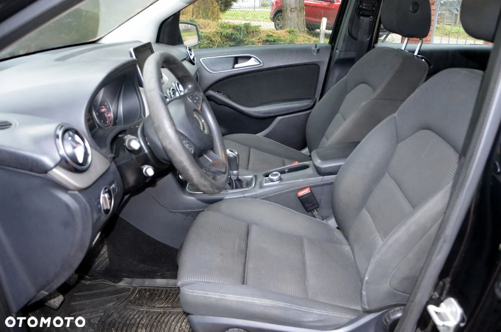 Mercedes-Benz Klasa B 180 d Edition - 7