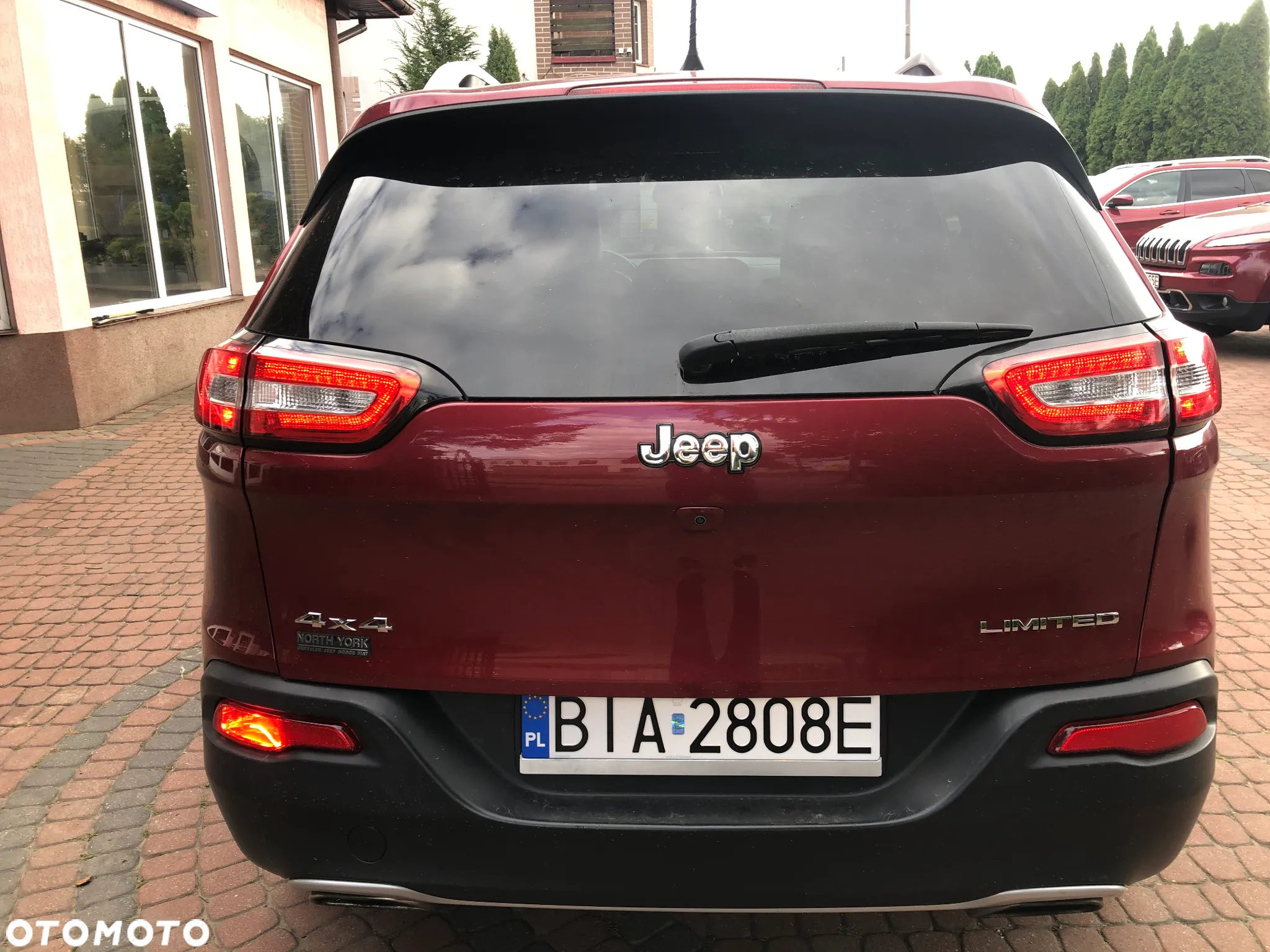 Jeep Cherokee - 9