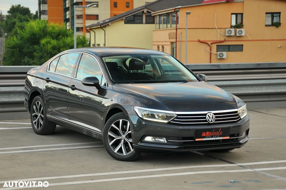 Volkswagen Passat - 2