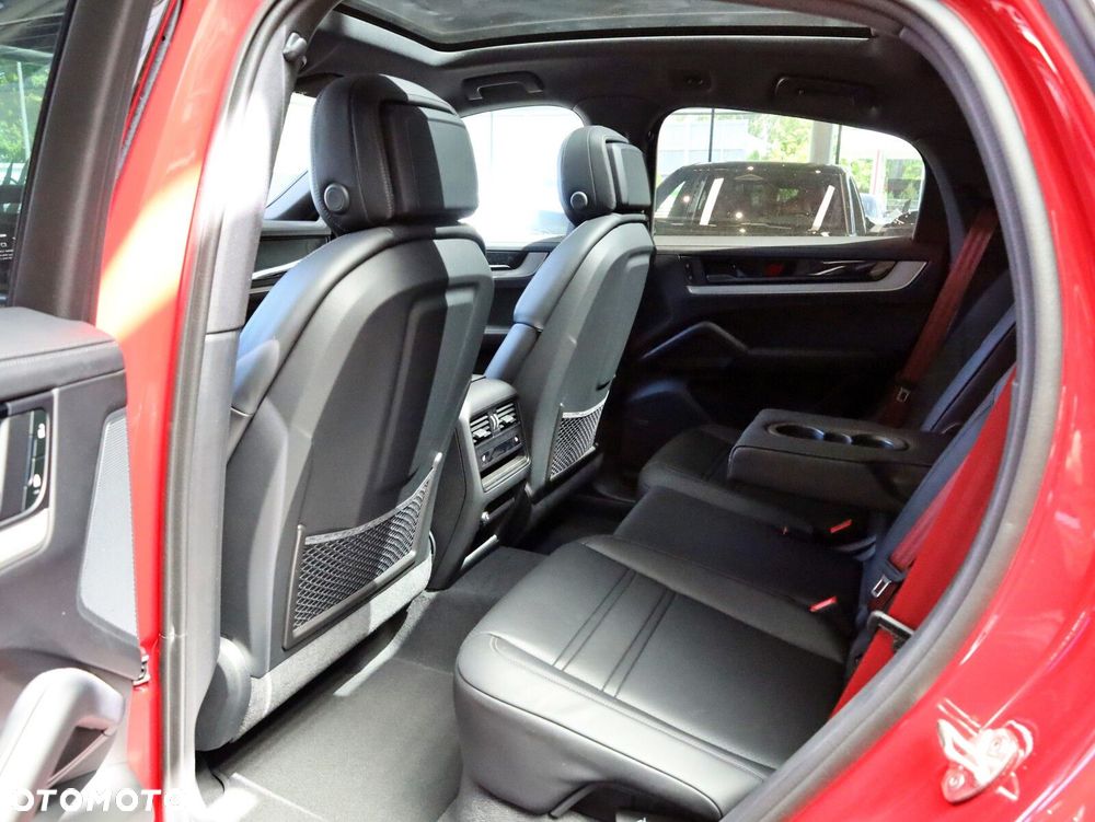 Porsche Cayenne - 15