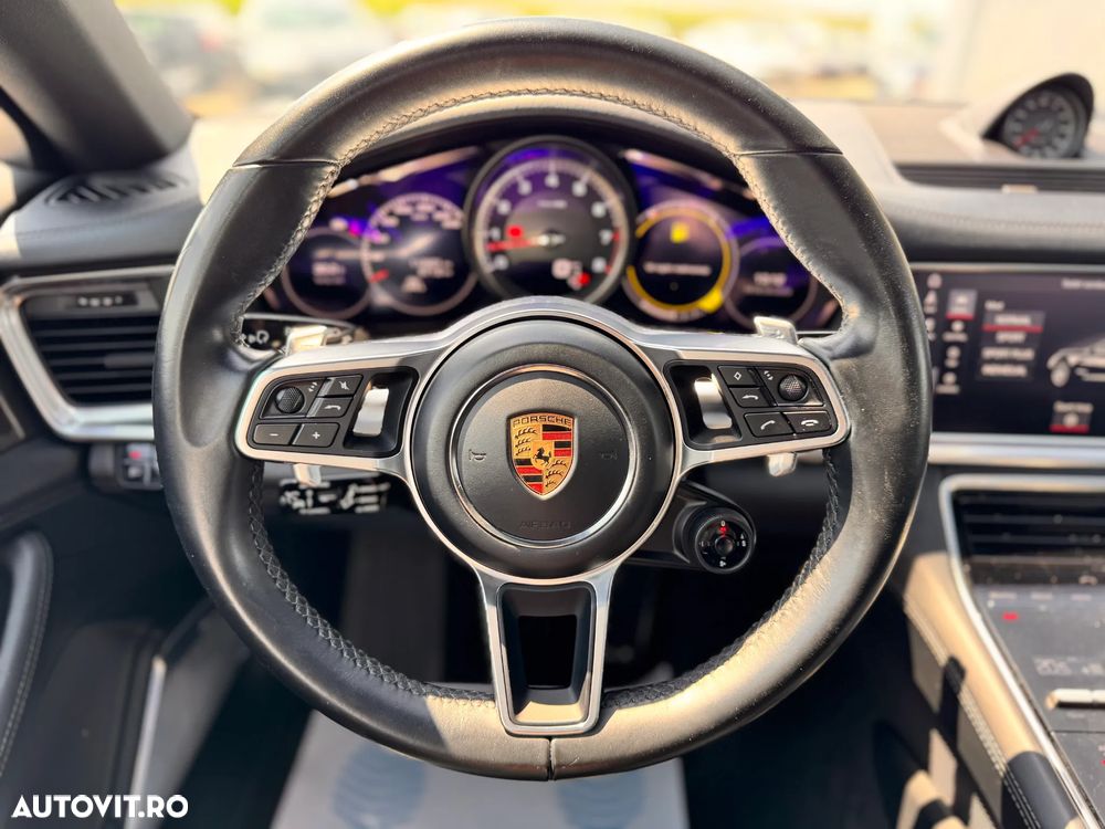 Porsche Panamera 4S Sport Turismo - 28