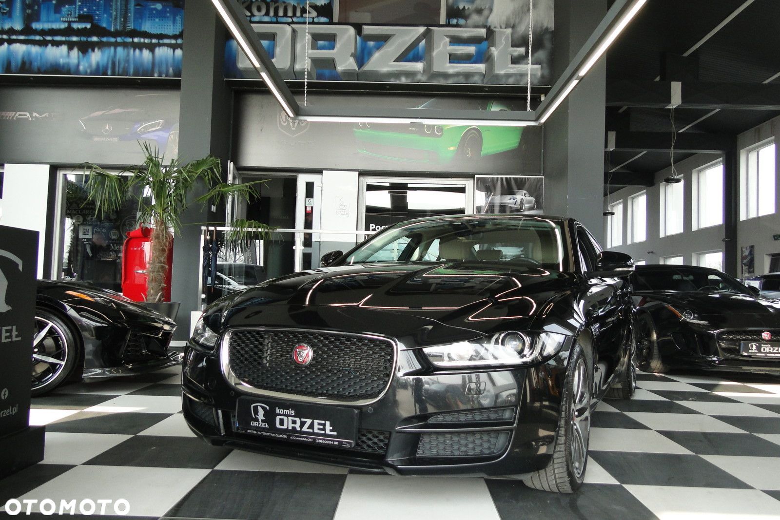 Jaguar XE - 1
