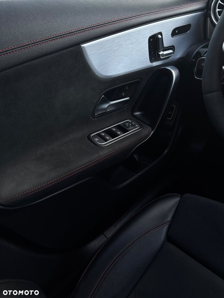 Mercedes-Benz CLA AMG 35 4-Matic 7G-DCT - 18
