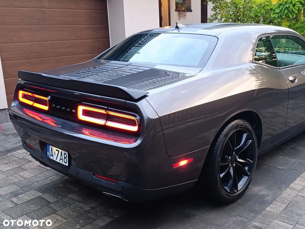 Dodge Challenger - 4