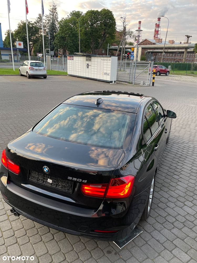 BMW Seria 3 330d Sport Line - 25
