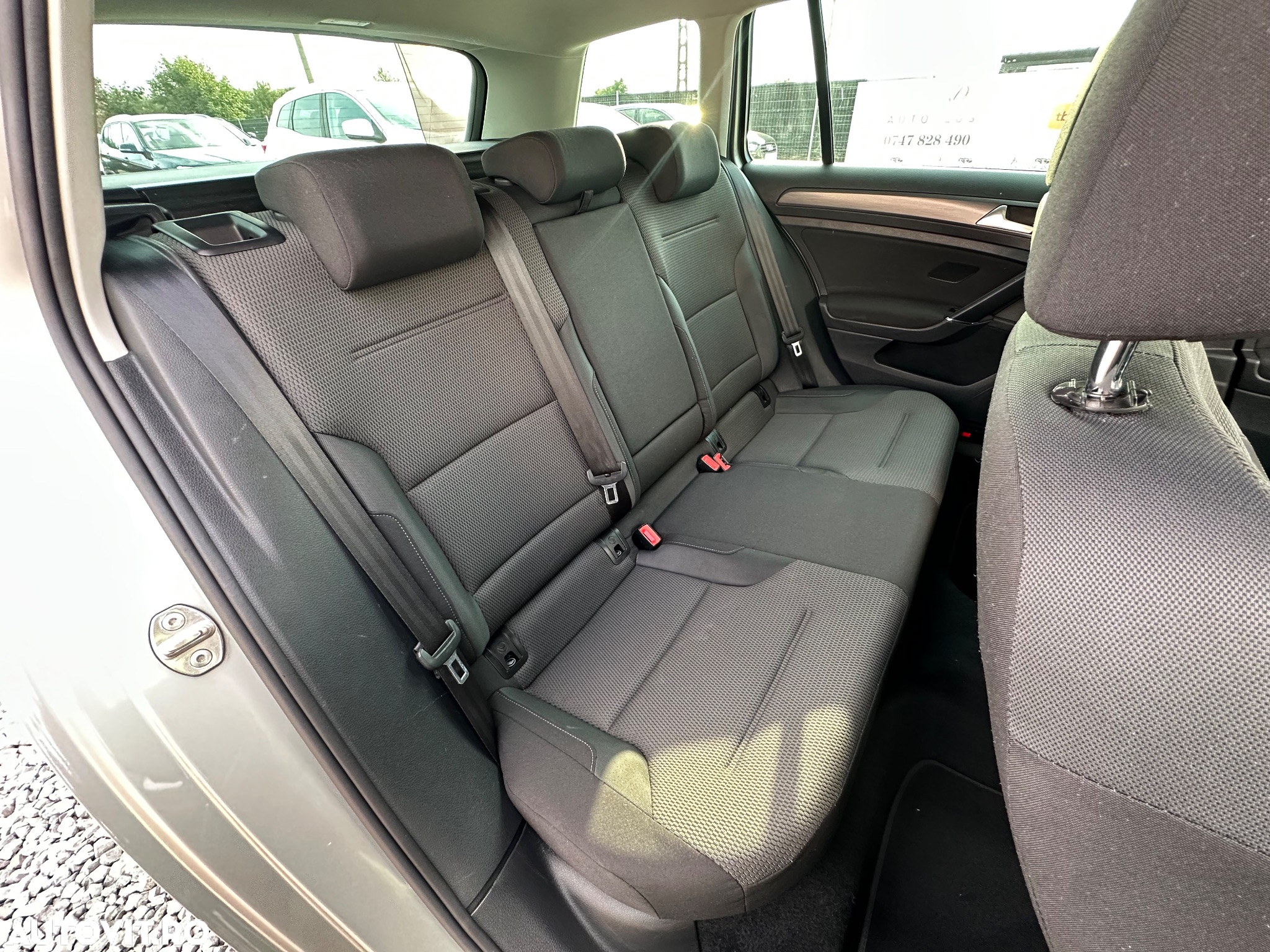 Volkswagen Golf 1.6 TDI Comfortline - 5