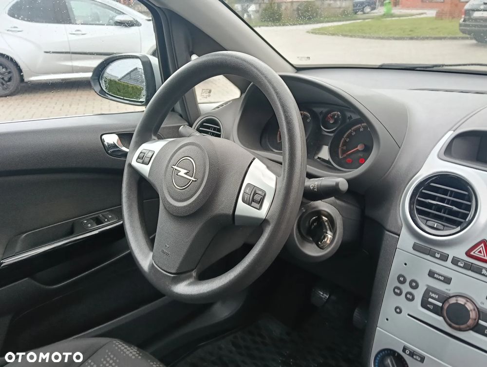 Opel Corsa 1.2 16V Essentia - 13