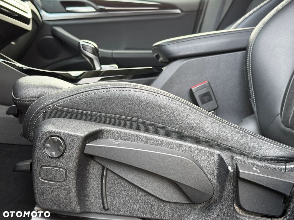 BMW X3 xDrive20d - 25