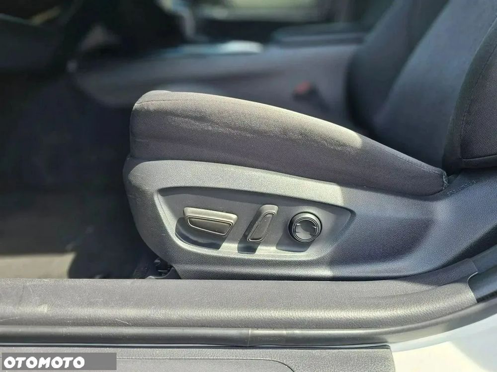Toyota Camry 2.5 Hybrid Prestige CVT - 28