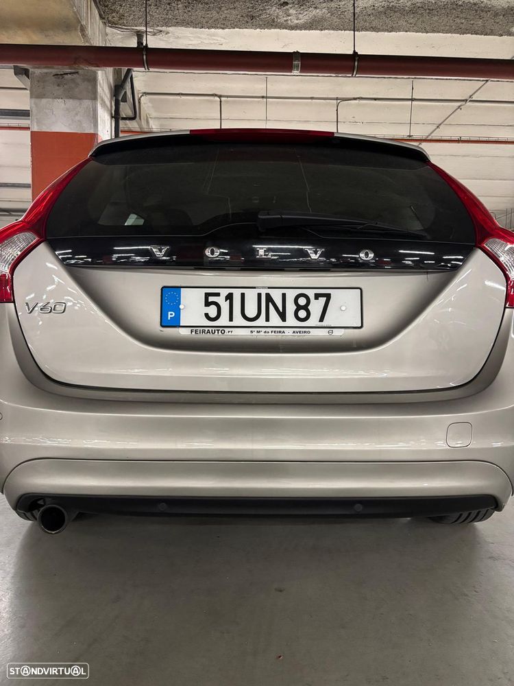 Volvo V60 D2 - 2