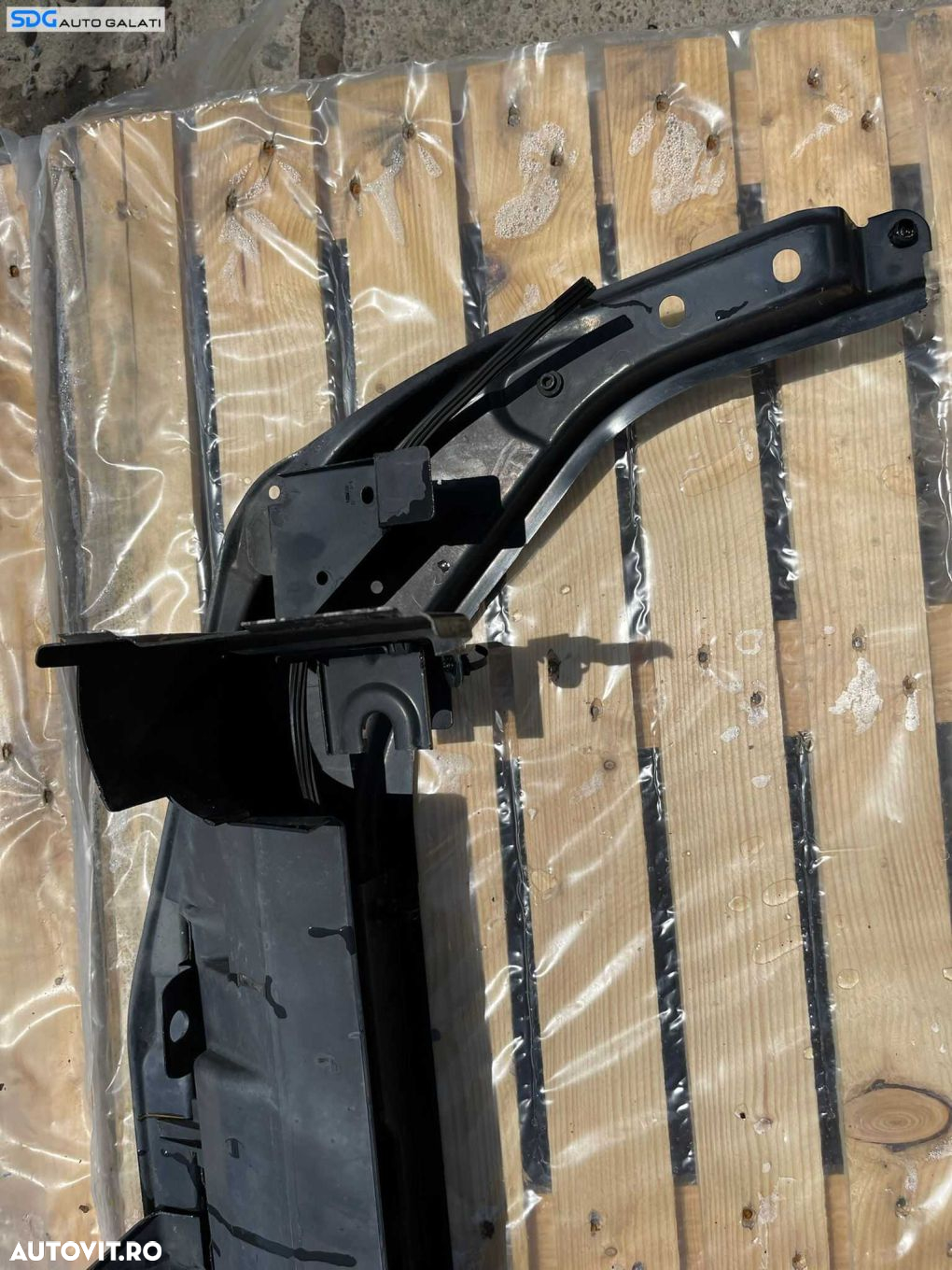 Trager Tragher Panou Frontal Calandru Renault Vel Satis 2001 - 2009 Cod 8200024311 - 10