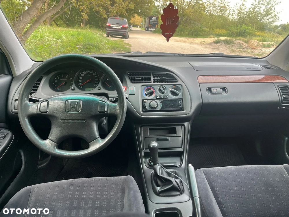 Honda Accord 1.8i S - 8