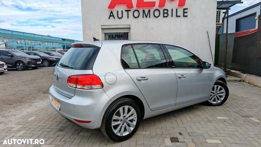 Volkswagen Golf - 10