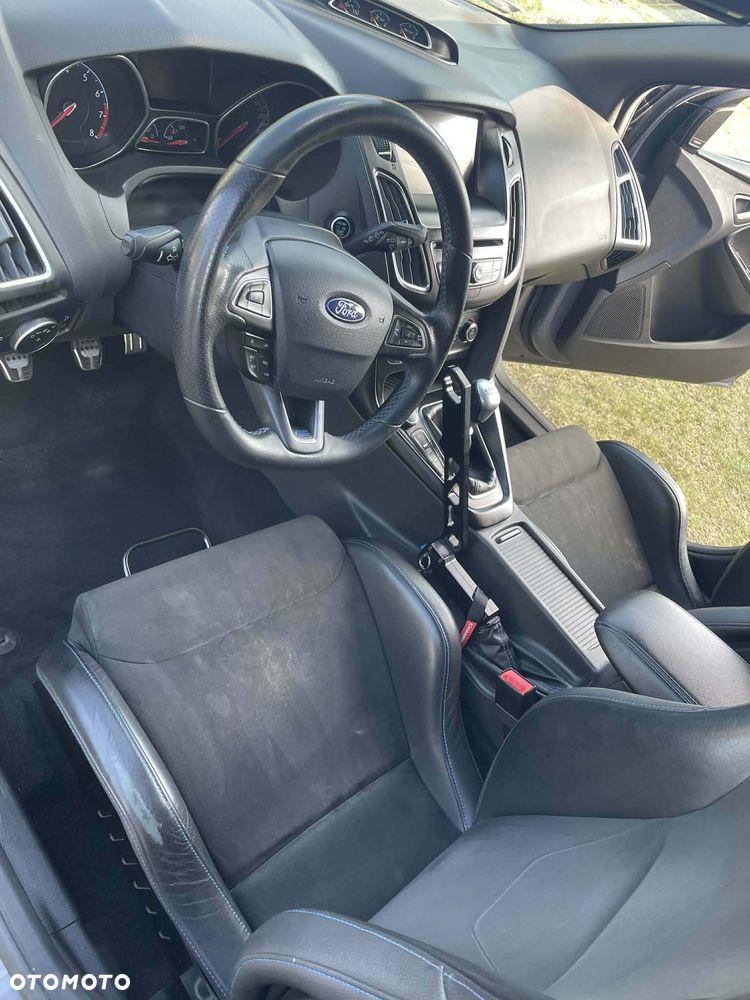 Ford Focus - 18