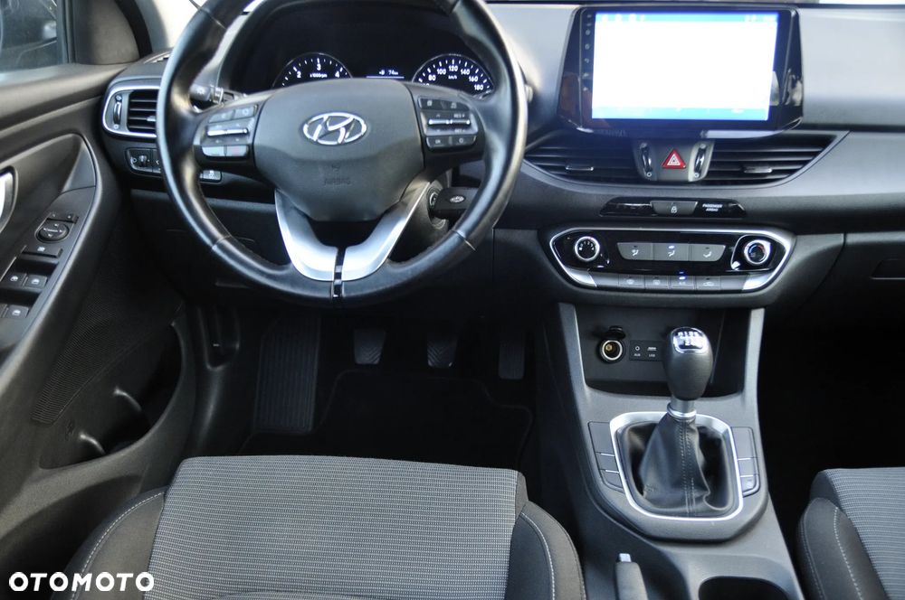 Hyundai i30 1.6 D Comfort - 10