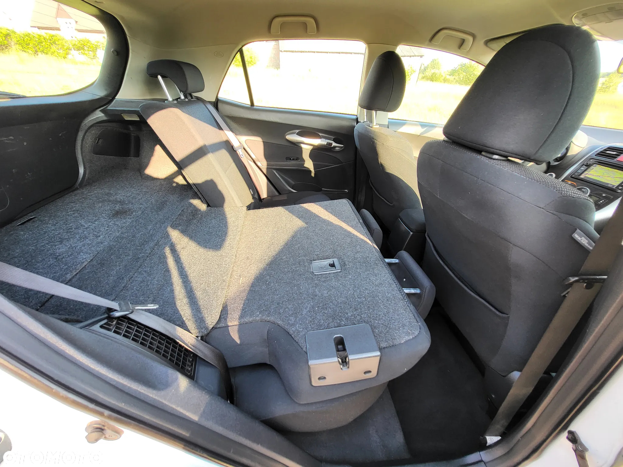 Toyota Auris 1.8 HSD Prestige NAVI - 36