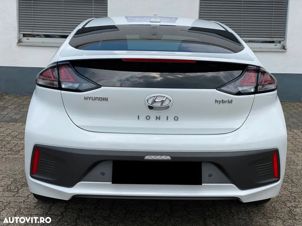 Hyundai IONIQ Hybrid 1.6 GDI Premium - 16