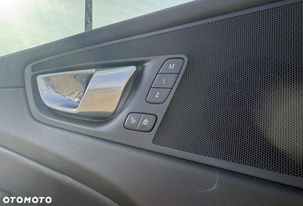 Volvo XC 60 - 18