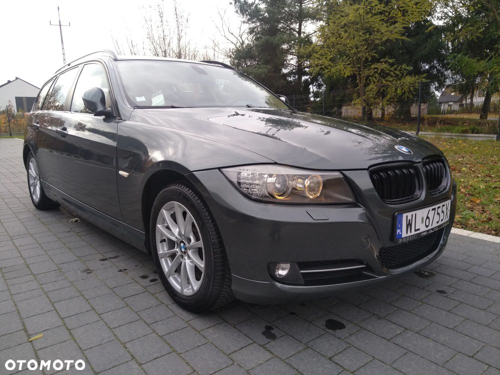 BMW Seria 3 318d DPF Touring - 17