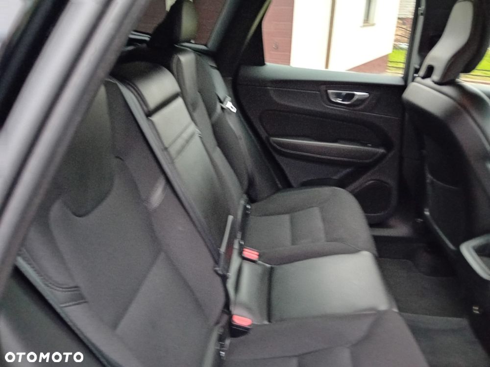 Volvo XC 60 D3 Momentum Pro - 30