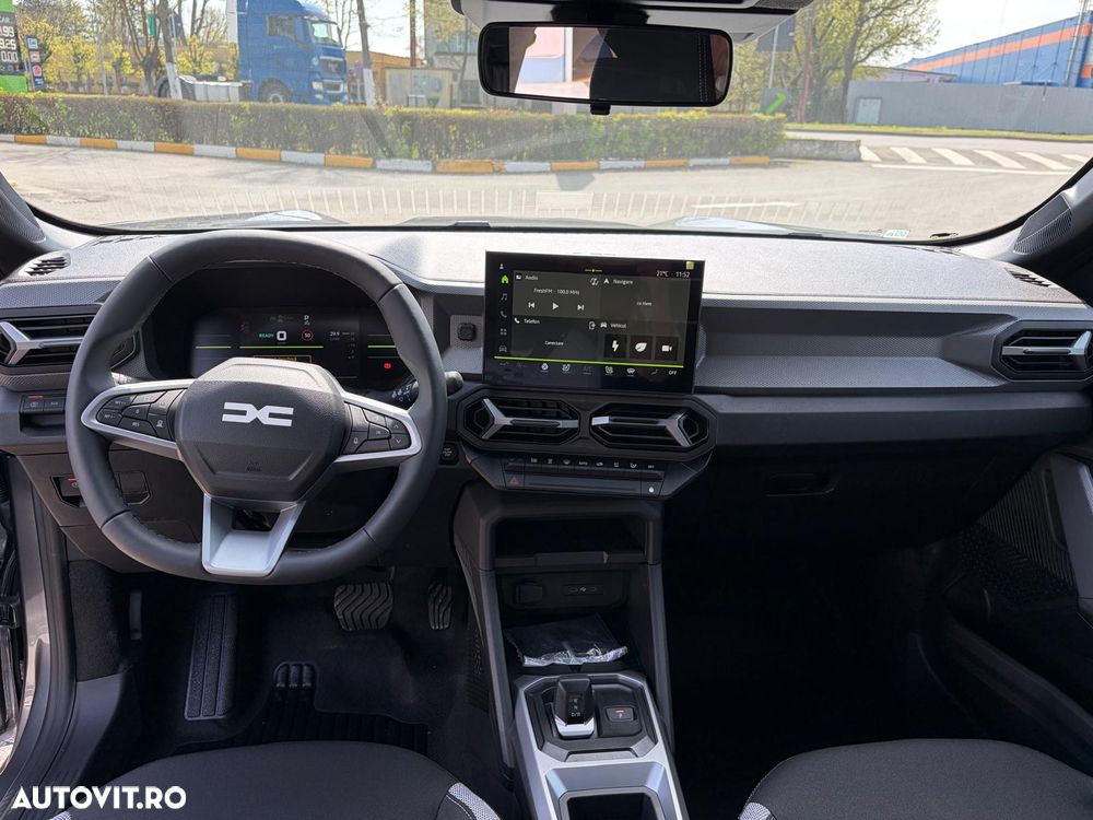 Dacia Duster HEV 140 Journey - 11