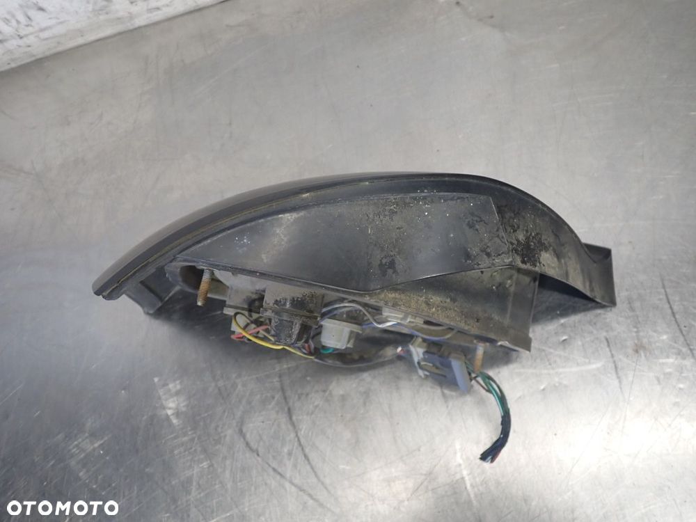 LAMPA PRAWA TYLNA MG ZR 160 1.8 - 2
