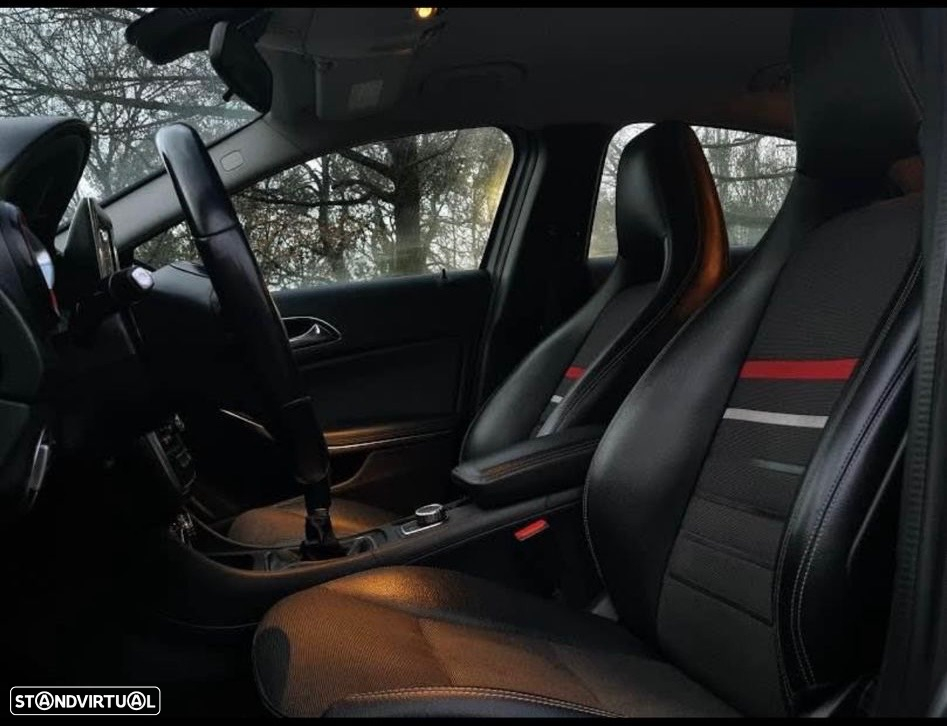 Mercedes-Benz A 180 d AMG Line - 7