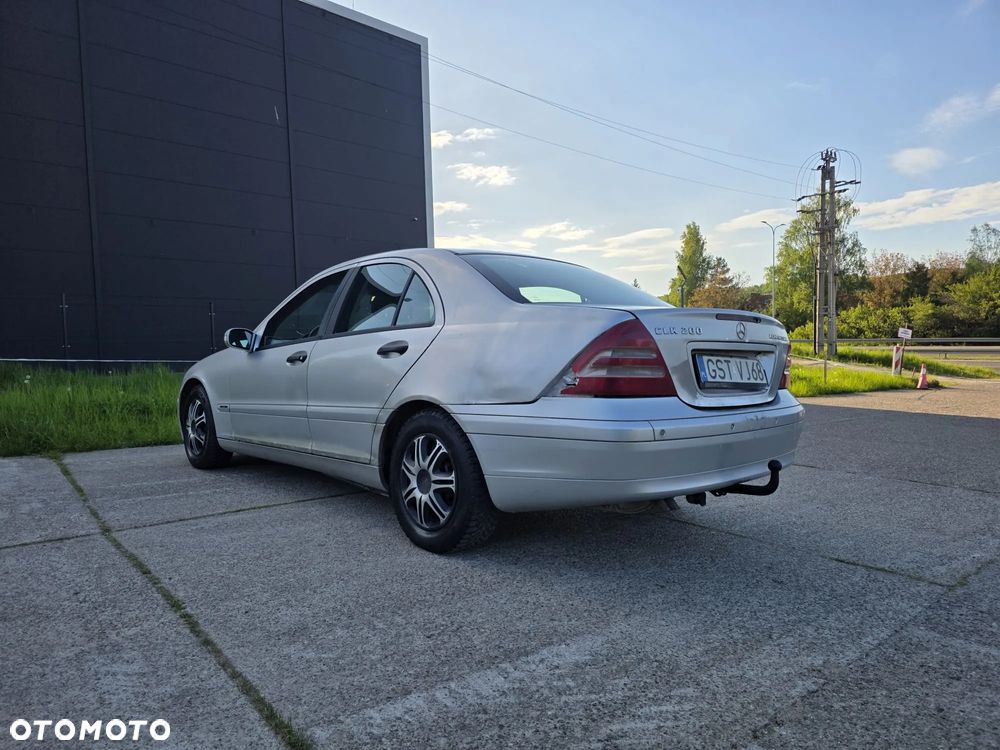 Mercedes-Benz Klasa C 200 T Kompressor Classic - 4