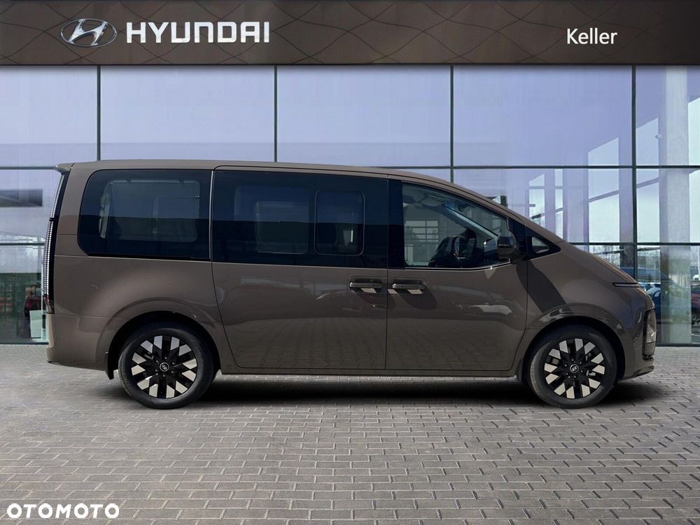 Hyundai Staria - 7