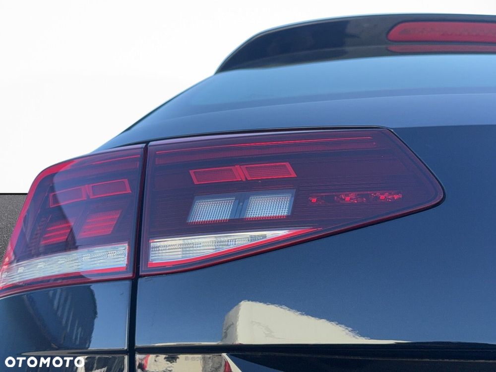 Volkswagen Passat - 10