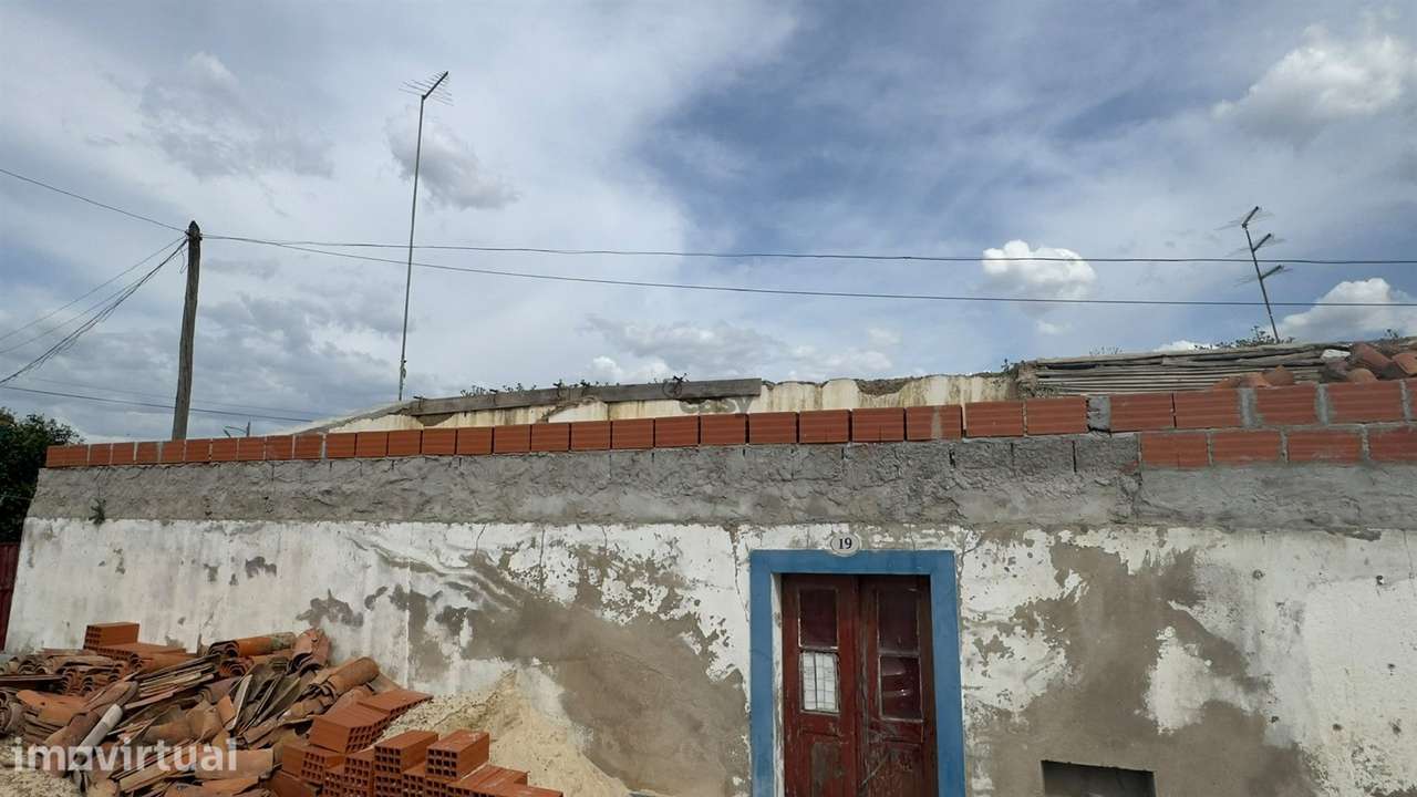 Moradia T2 para remodelar em Castro Verde - Grande imagem: 2/21