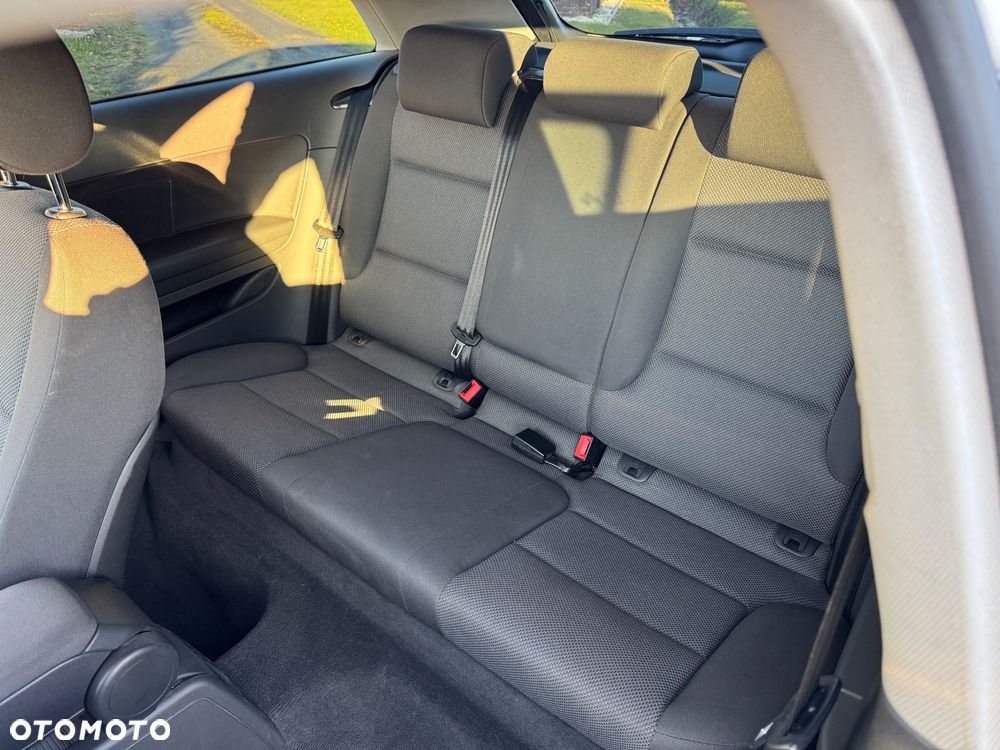 Audi A3 3-drzwiowe 1.6 TDI 99g DPF - 12