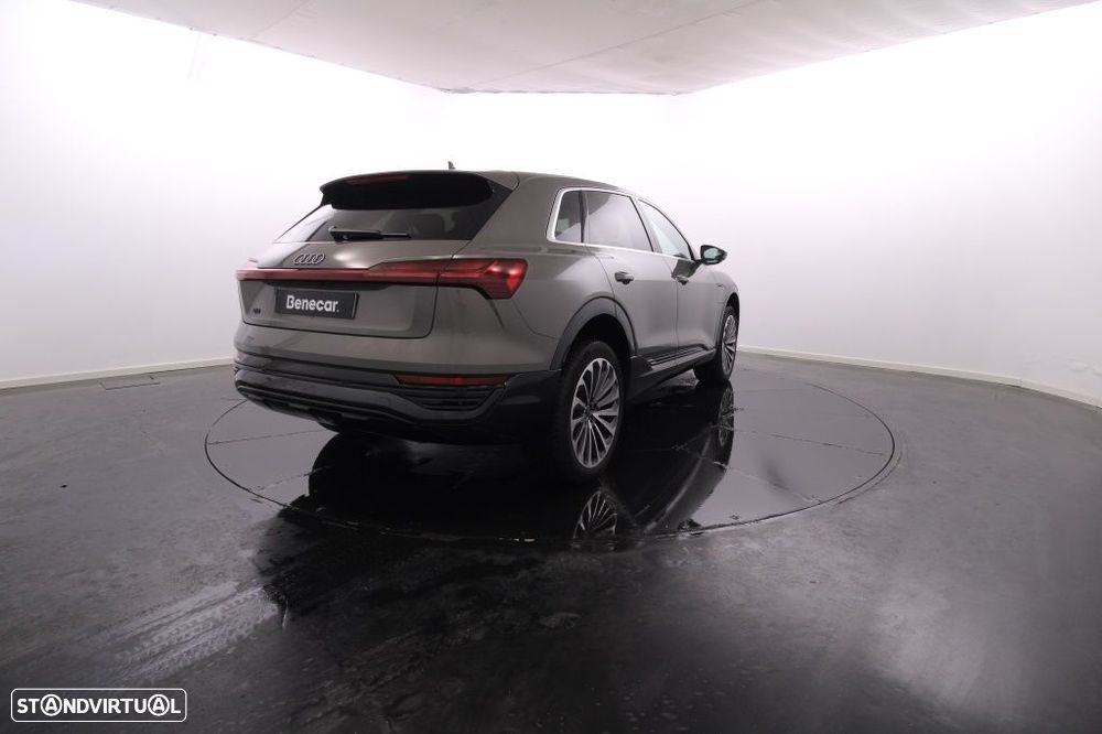 Audi Q8 e-Tron 55 quattro Advanced - 7