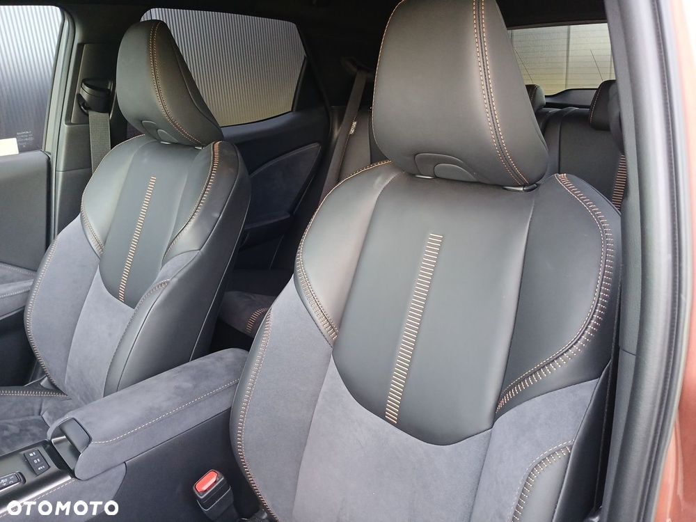 Lexus LBX 1.5 Hybrid Cool AWD - 24