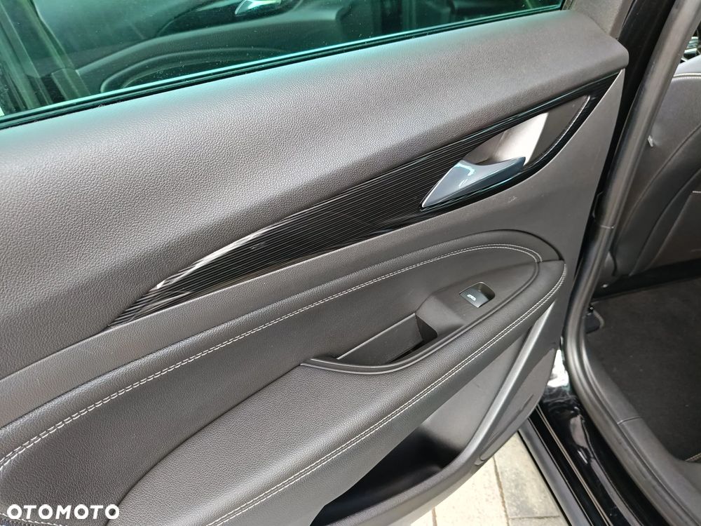 Opel Insignia 1.5 T Innovation S&S - 15