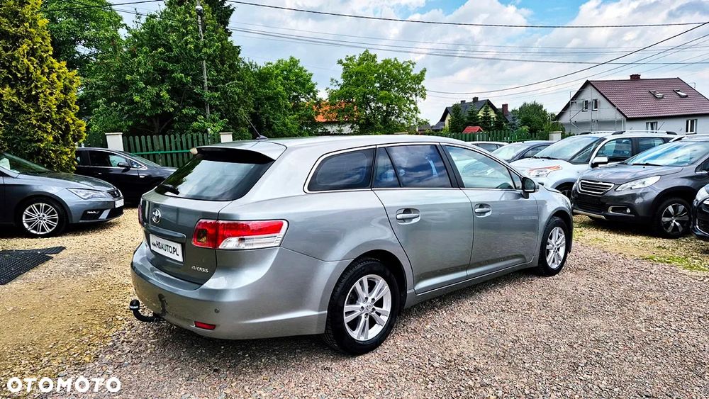 Toyota Avensis 2.0 Sol plus NAVI - 13
