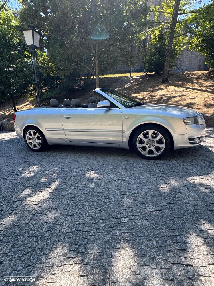 Audi A4 Cabrio 2.0 TDi Exclusive - 8