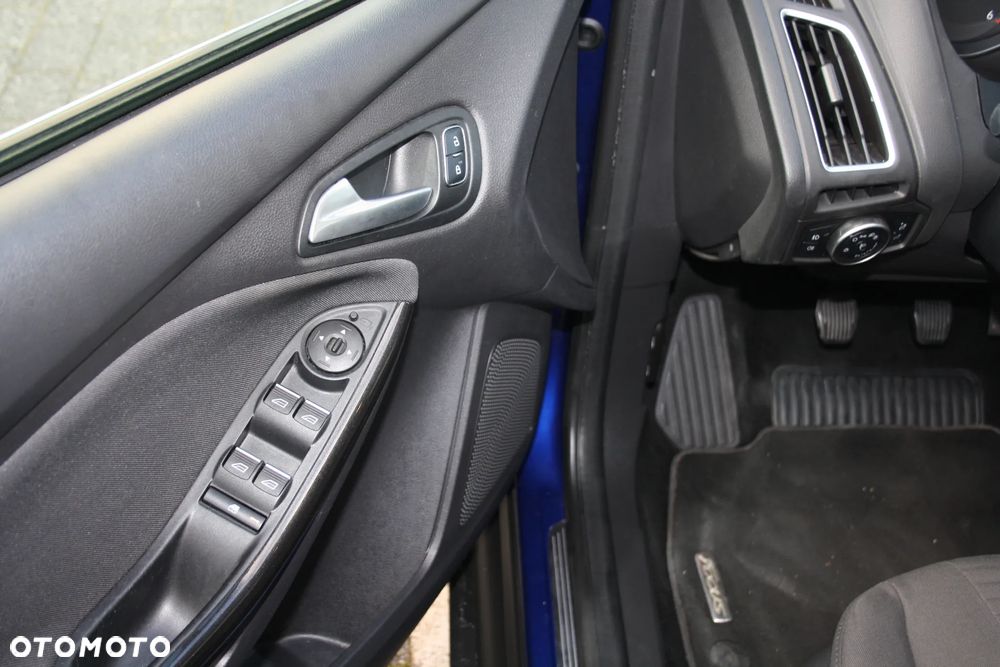 Ford Focus 1.5 EcoBlue Start-Stopp-System TITANIUM X - 17