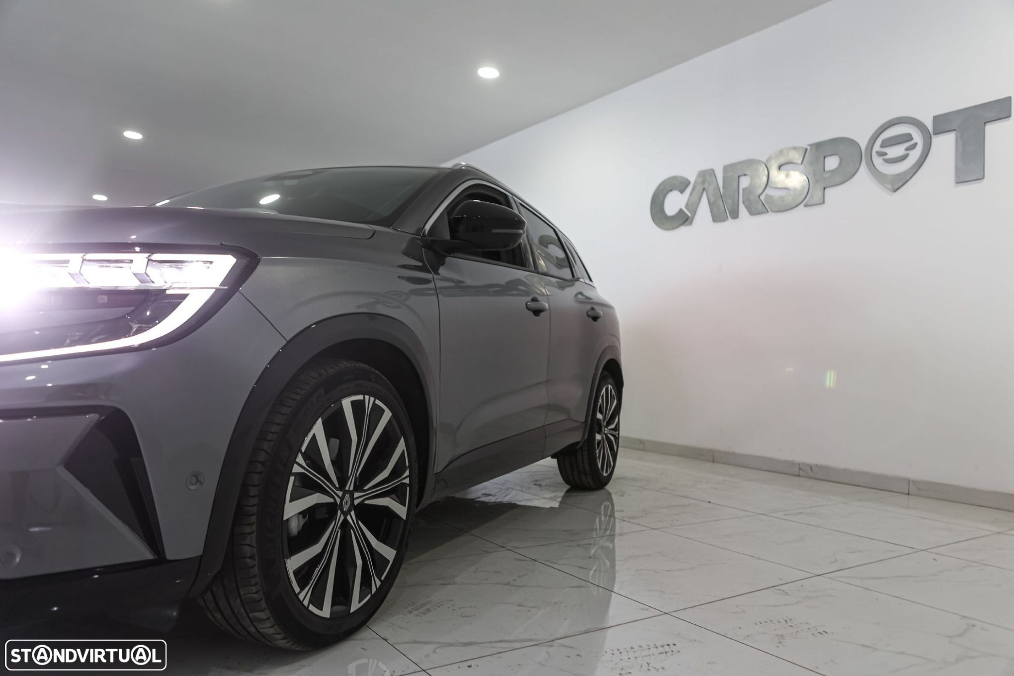 Renault Austral 1.2 E-Tech Iconic - 4