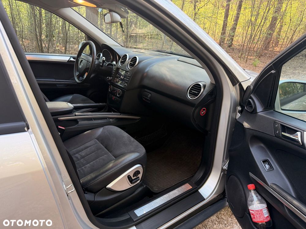 Mercedes-Benz ML 350 4-Matic - 11