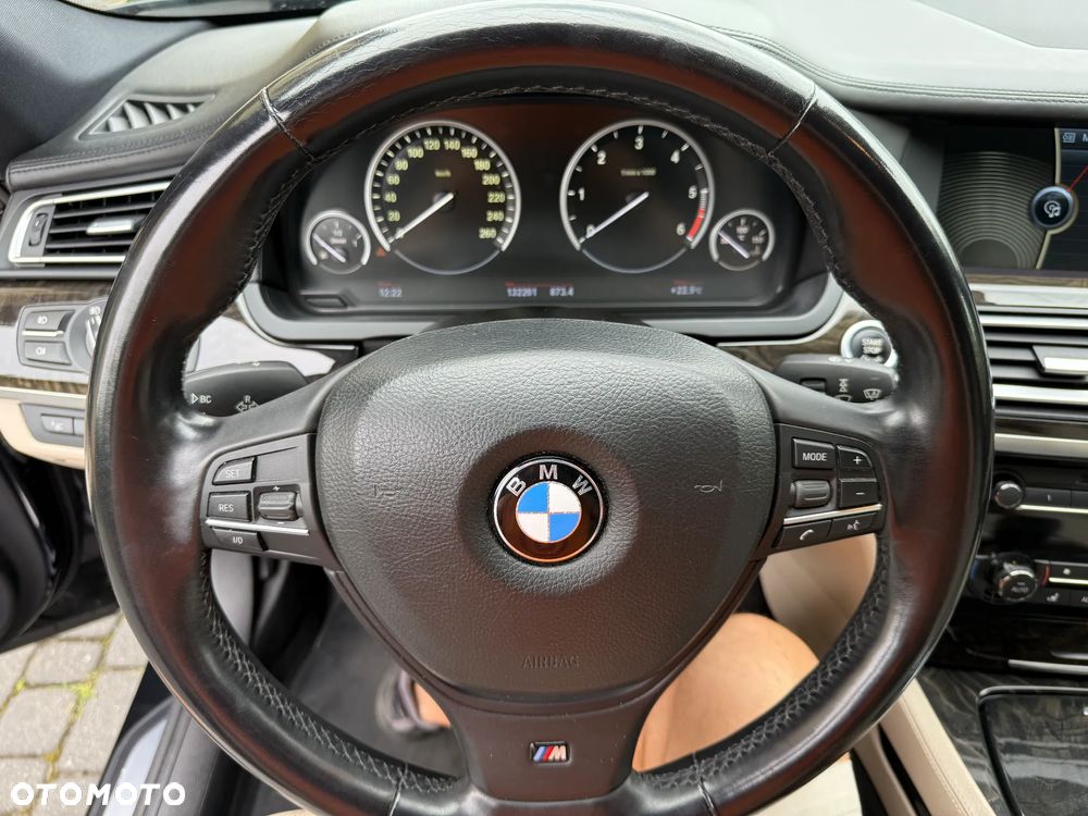 BMW Seria 7 740d - 19