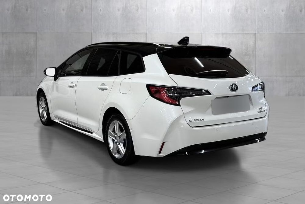 Toyota Corolla 1.8 Hybrid Team Deutschland - 5