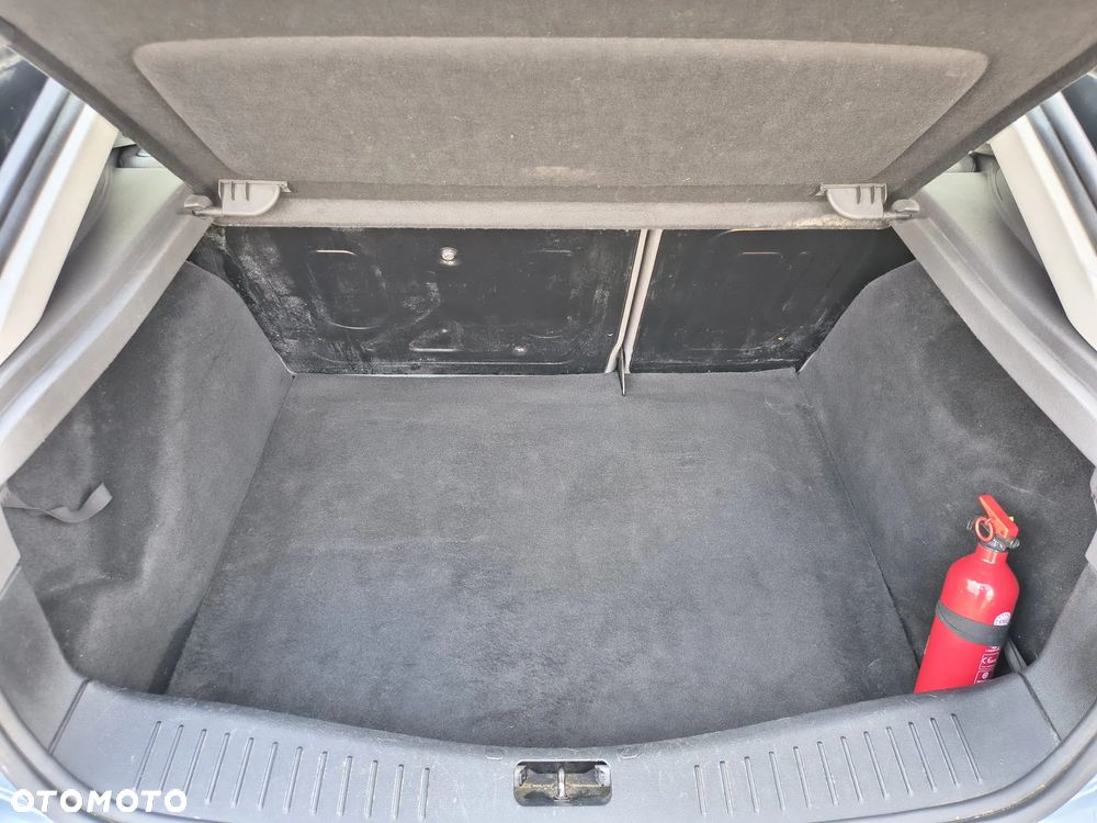 Ford Focus 1.6 Comfort - 12