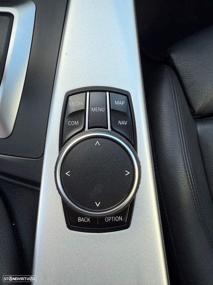 BMW 320 d Touring Sport-Aut. Efficient Dynamics Edition Sport Line - 32