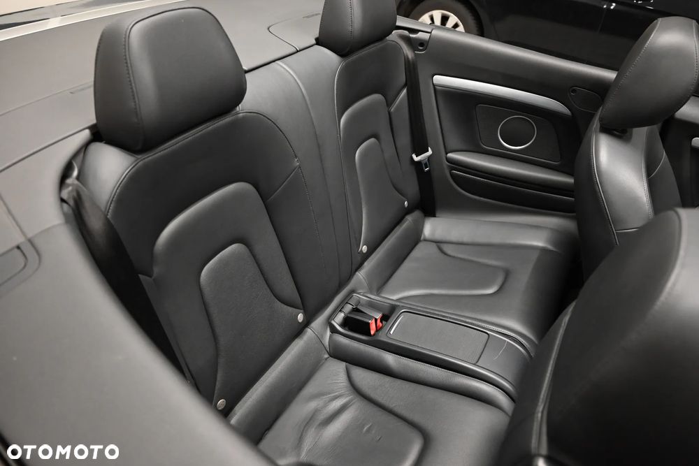 Audi A5 Cabrio 2.0 TFSI quattro S tronic - 11