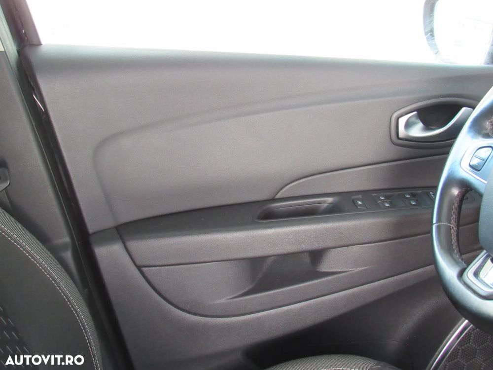 Renault Captur - 25