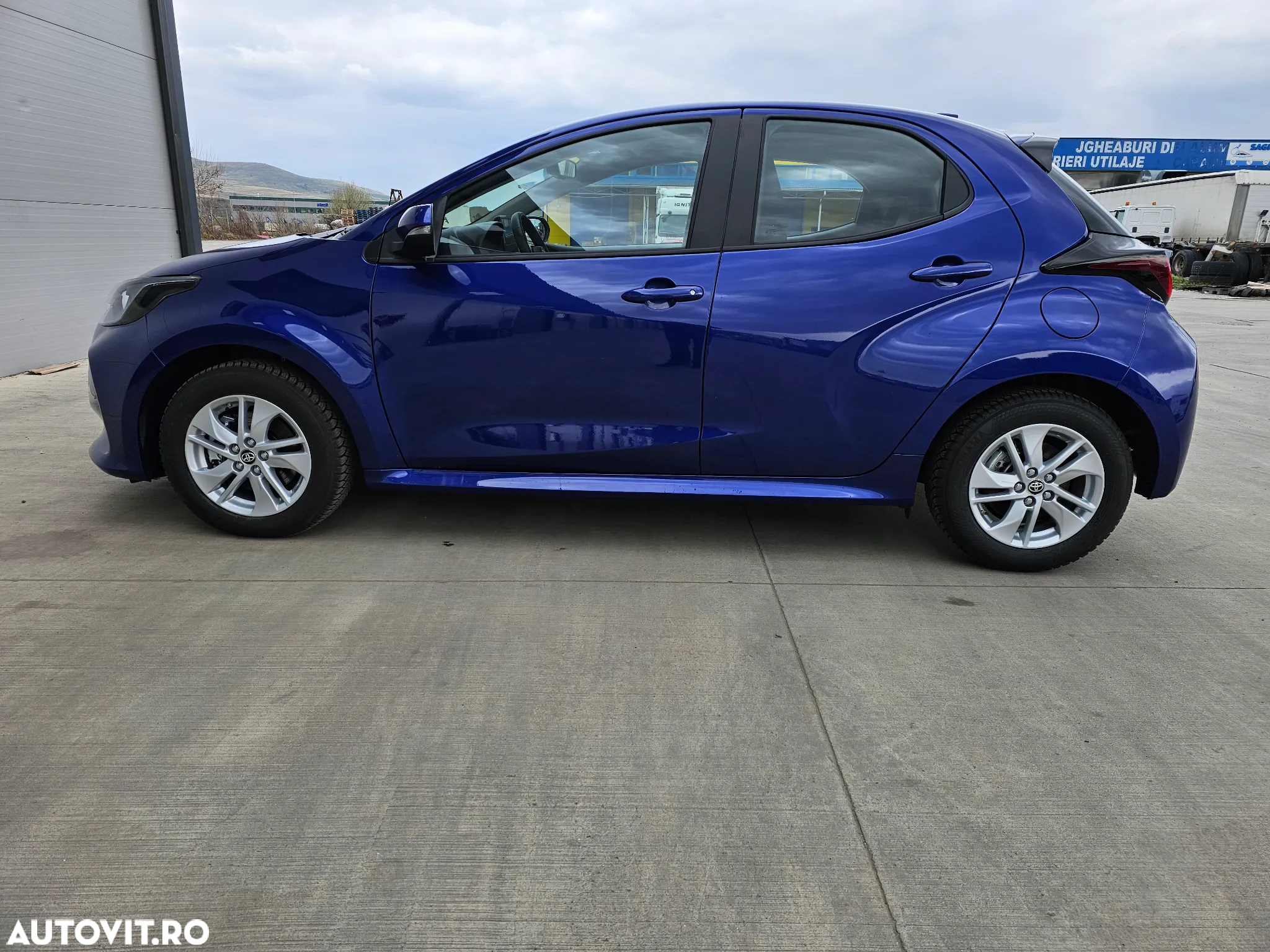Toyota Yaris Hybrid 116 1.5 VVT-i Business Edition - 11