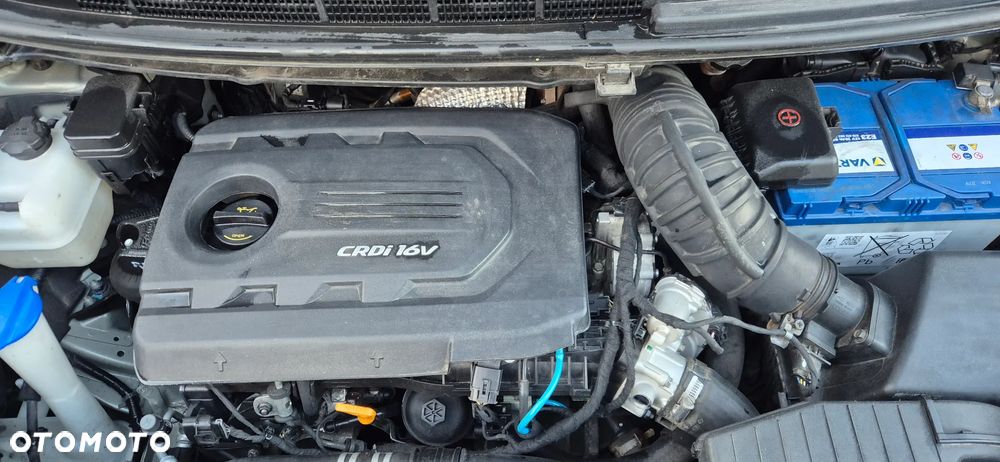 Kia Carens 1.7 CRDi M 7os EU6 - 10