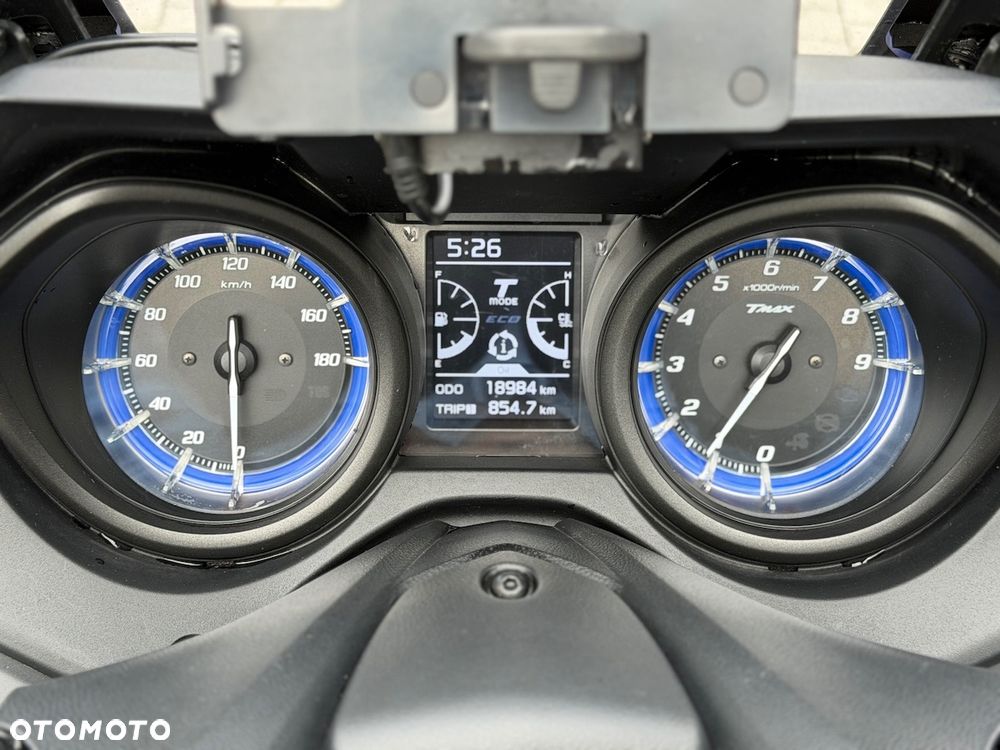 Yamaha Tmax - 12